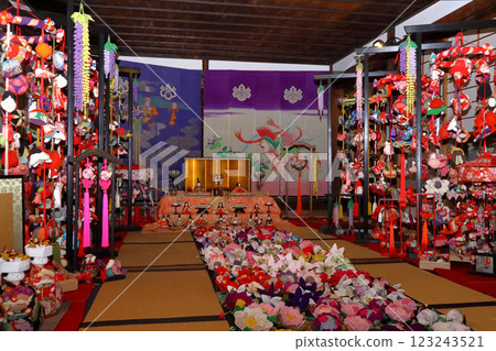 Romantic Ibaraki (A gorgeous and eye-catching Hina doll display.) Sakuragawa City, Makabe Hinamatsuri Romantic Ibaraki (A gorgeous and eye-catching Hina doll display.) Sakuragawa City, Makabe Hinamatsuri 123243521