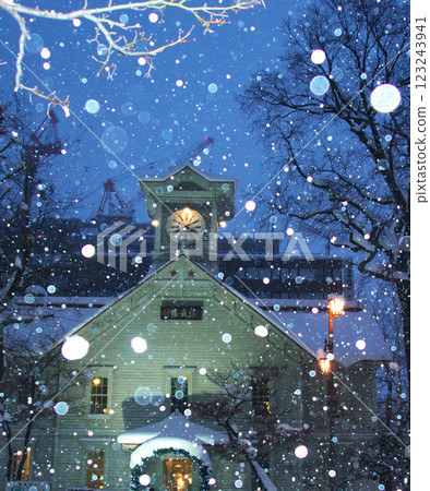 Spectacular view of Sapporo Clock Tower 123243941