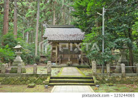 [Tsurugi Shrine (Sarutahiko Shrine)] Oda, Echizen-cho, Nyu-gun, Fukui Prefecture 123244065