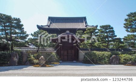 Quiet Japanese garden scenery 123244786