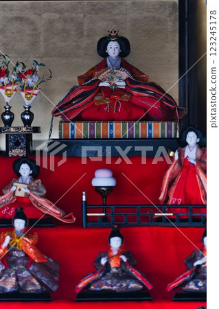 Hina doll 123245178