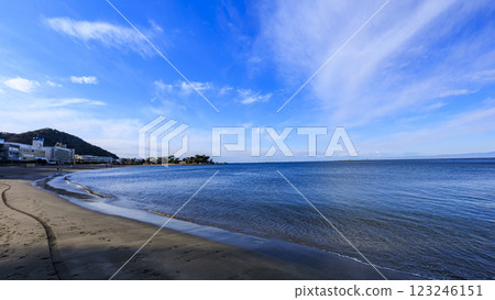 神奈川縣三浦郡葉山市森戶海灘的藍天和大海 神奈川縣三浦郡葉山市森戶海灘的藍天和大海 123246151