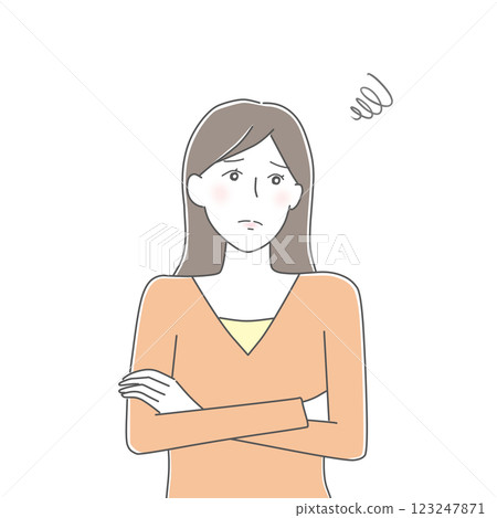 一名年輕女子滿臉憂慮，雙手交叉 123247871