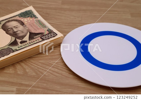 Banknotes and circle 123249252