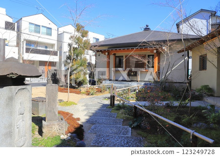 變松寺、舊中山道板橋宿(中宿商店街) 變松寺、舊中山道板橋宿(中宿商店街) 123249728