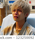 哭泣的金髮日本男人 123250092