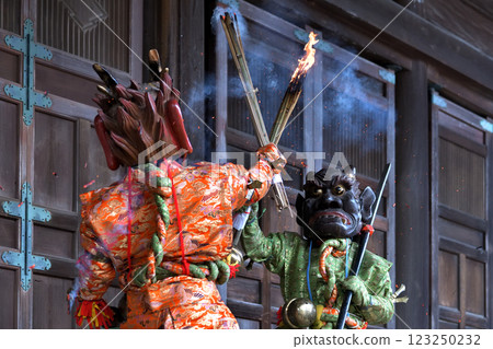 Demon-chasing ceremony at Zuiganji Temple: Red and blue demons slamming torches Demon-chasing ceremony at Zuiganji Temple: Red and blue demons slamming torches 123250232
