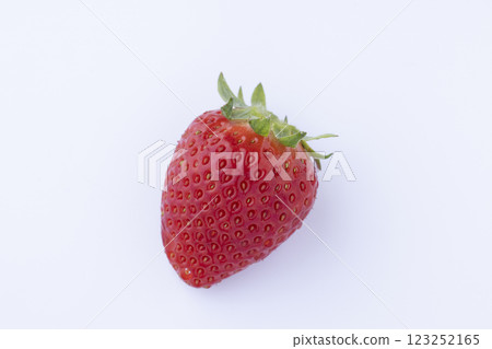 Fresh strawberries, Yotsuboshi 123252165