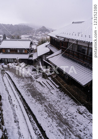 <長野縣>木曾路驛站馬籠宿降雪 123252380