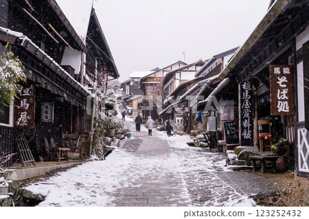 <長野縣>木曾路驛站馬籠宿降雪 123252432