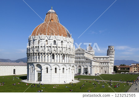The Piazza dei Miracoli in Pisa The Piazza dei Miracoli in Pisa 123252505