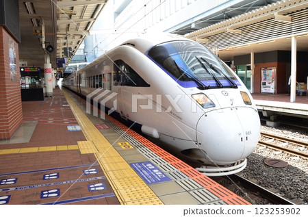 Sonic Express waiting to depart 123253902