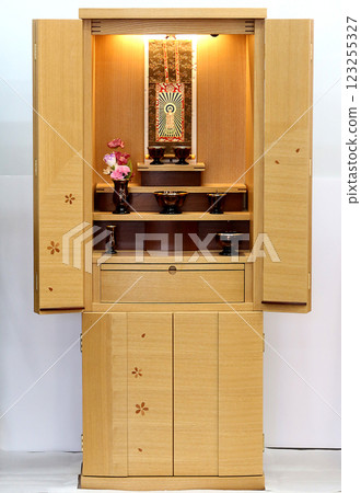 公寓內供奉的現代風格佛壇 家具式佛壇 臨終規劃形象 1 沒有牌位 123255327