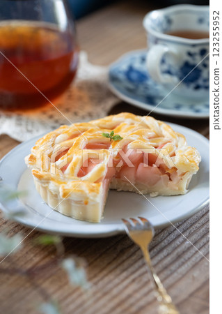 Red apple pie Red apple pie 123255952