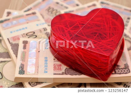 Heart and bills Heart and bills 123256147