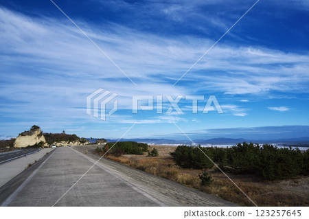Autumn view from the breakwater of Nobiru Coast in Higashimatsushima City 123257645