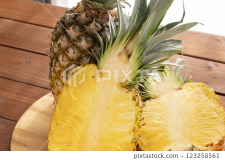 Cut pineapple 123258561