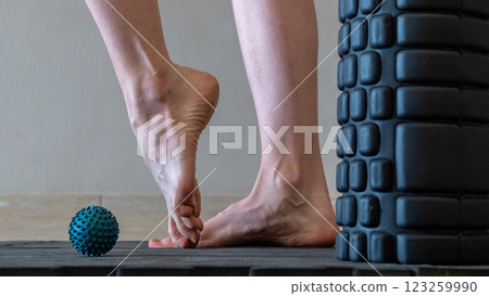 foot, roller, massage 123259990