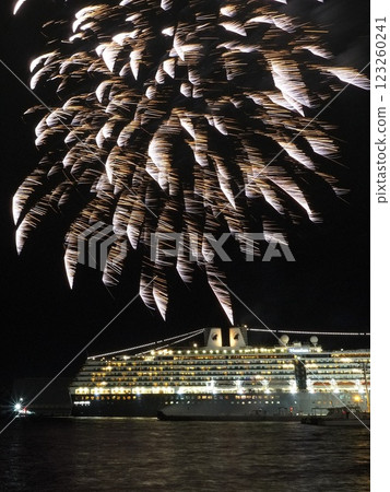 Shizuoka Prefecture, Noordam leaving Shimizu Port and fireworks at the time of departure, October Shizuoka Prefecture, Noordam leaving Shimizu Port and fireworks at the time of departure, October 123260241