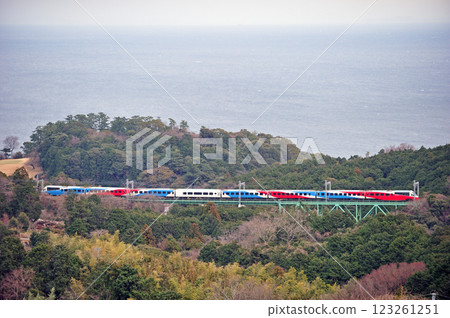 Izukyu Railway Kawana-Futo Izukyu 2100 series R-5 formation Resort Odoriko 123261251