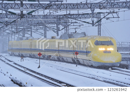 Tokaido Shinkansen Odawara JR West 923 type 3000 series T5 formation (Hakata) Doctor Yellow 123261942