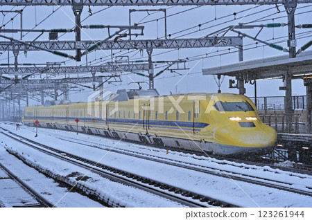 Tokaido Shinkansen Odawara JR West 923 type 3000 series T5 formation (Hakata) Doctor Yellow 123261944