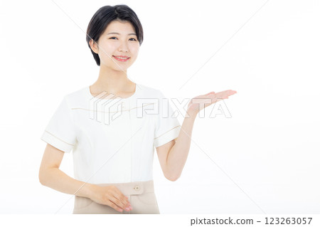 Female nurse to guide Female nurse to guide 123263057