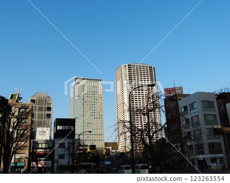 [Tokyo downtown] Blue sky and Kinshicho Station on the Sobu Line 123263554