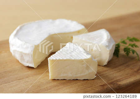 Camembert cheese 123264189