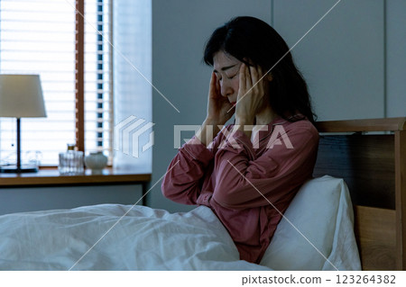 身體狀況不佳 老年婦女 123264382