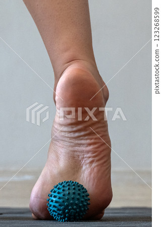 foot, roller, massage 123268599
