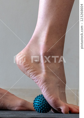 foot, roller, massage 123268604