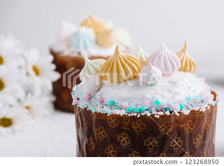 Festive easter cake with colorful meringue toppings 123268950