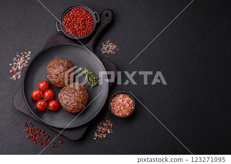 Beef burger patties with salt, spices and herbs Beef burger patties with salt, spices and herbs 123271095