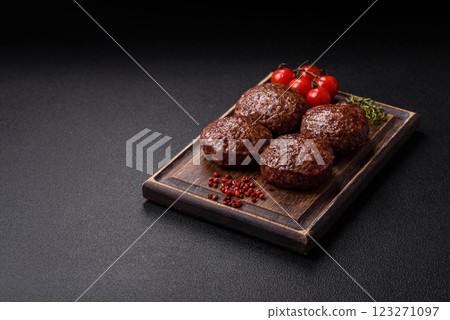 Beef burger patties with salt, spices and herbs Beef burger patties with salt, spices and herbs 123271097