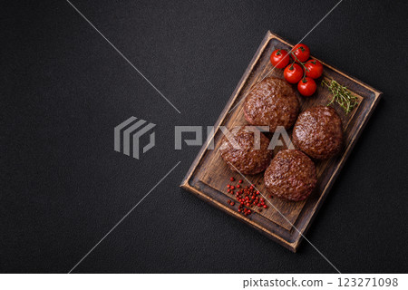 Beef burger patties with salt, spices and herbs Beef burger patties with salt, spices and herbs 123271098