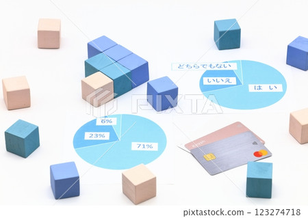 Card and graph images 123274718