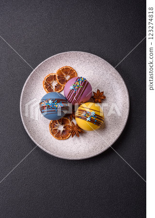 Sweet cocoa bombs with marshmallows and chocolate 123274818