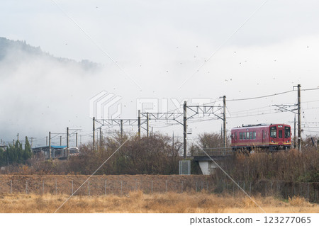 [Miyafuku Line] A sea of clouds spreads around Oe Station 123277065