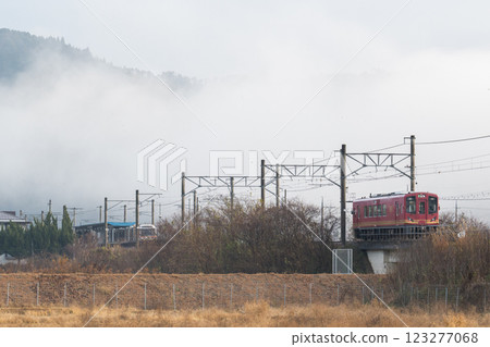 [Miyafuku Line] A sea of clouds spreads around Oe Station 123277068