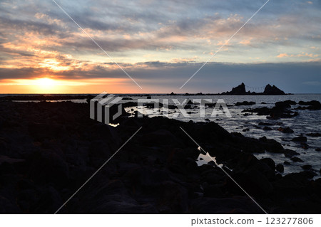 View of the sea from between the rocks 123277806