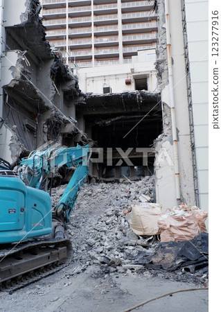 大樓正在拆除 123277916