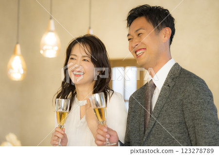 Dating couple in their 40s 123278789