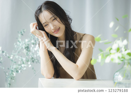 Young woman, beauty image　 123279188