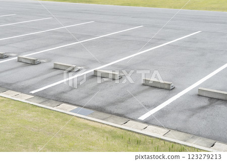 公共停車場 公共停車場 123279213
