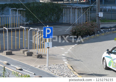 Driving school 123279235