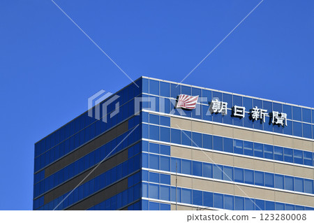 Tokyo cityscape in Japan, overlooking the Asahi Shimbun company. In front of the company lies the former site of Tsukiji Market. Tokyo cityscape in Japan, overlooking the Asahi Shimbun company. In front of the company lies the former site of Tsukiji Market. 123280008