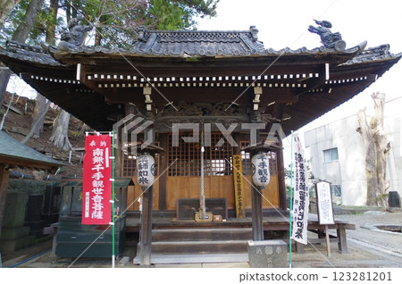 Shinshu Okaya Shokoji Temple's buildings and sculptures - a temple with many cultural assets 123281201
