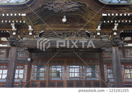 Shinshu Okaya Shokoji Temple's buildings and sculptures - a temple with many cultural assets Shinshu Okaya Shokoji Temple's buildings and sculptures - a temple with many cultural assets 123281205