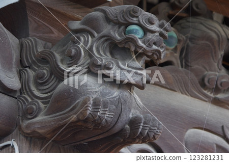 擁有許多文化遺產的信州岡谷聖光寺的建築和雕塑 擁有許多文化遺產的信州岡谷聖光寺的建築和雕塑 123281231